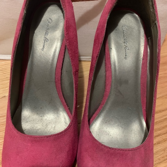 Pink suede pumps size 8 - Picture 3 of 6